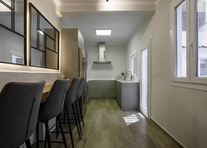 Sitges Centre Mediterranean House- 5 Bedroom, 4 Bathroom, Terrace Courtyard, Private Rooptop Pool